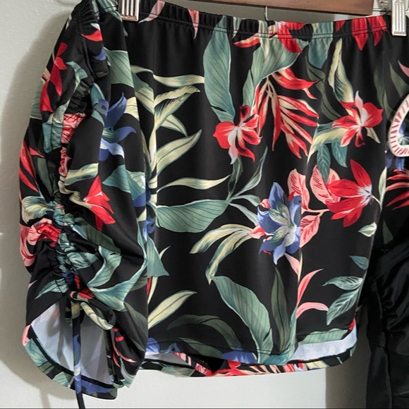 CACIQUE SWIM SUIT SET - Picture 2 of 12